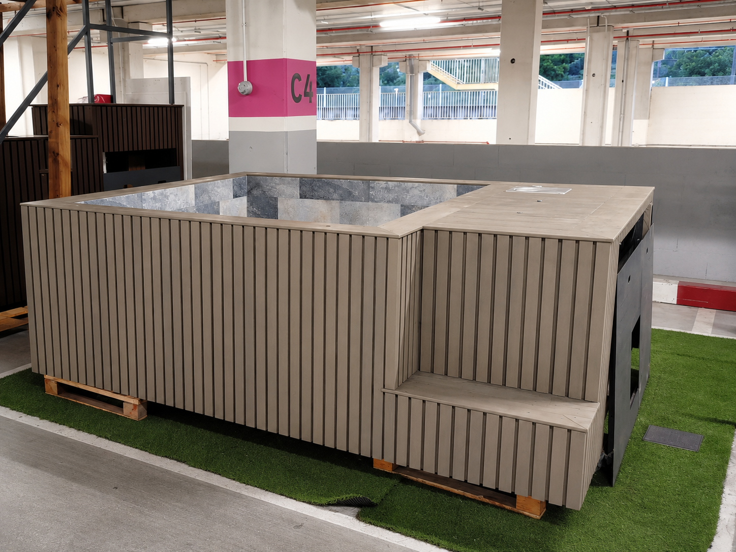 Poolspa de 2,40 x 2,00 m (49MI/24)