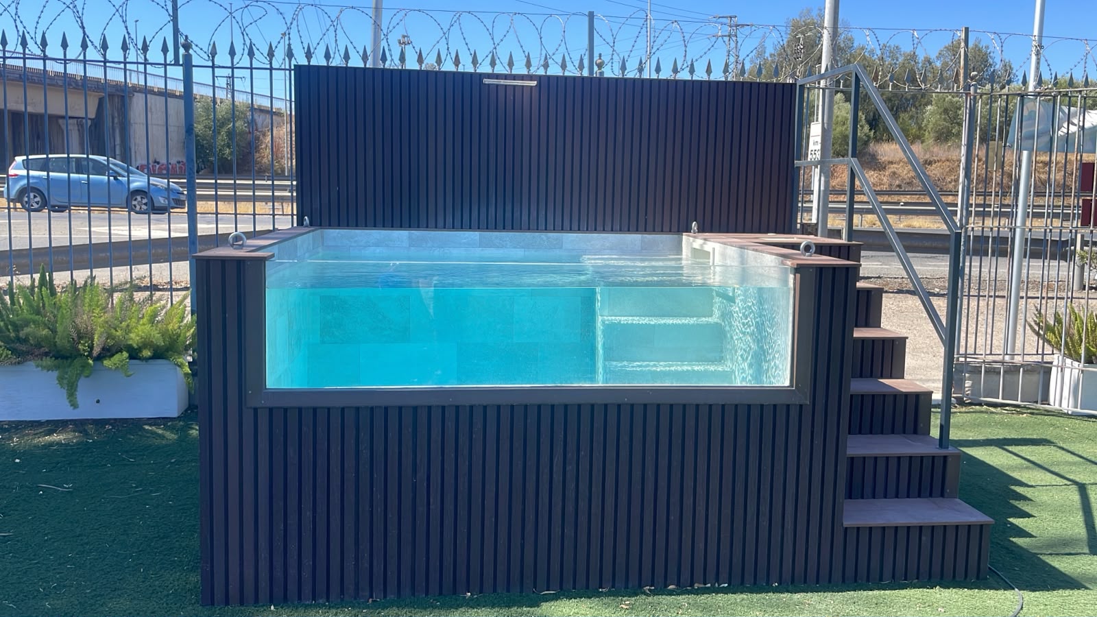 Piscina Elevada de patio 3 x 2,2 M con cristal ampliado (14PPCO/24 DH)